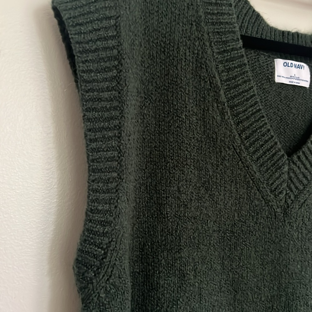 Old Navy Forest Green Sleeveless Sweater - Picture 2 of 3